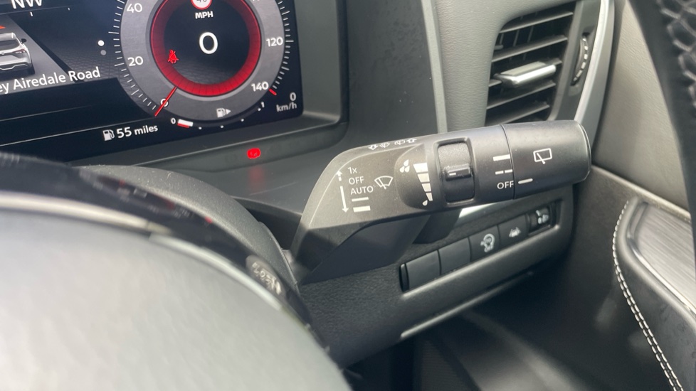 Nissan Qashqai 1.3 DiG-T MH N-Connecta 5dr Petrol Hatchback - Image 41