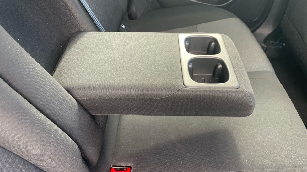 Nissan Qashqai 1.3 DiG-T MH N-Connecta 5dr Petrol Hatchback - Image 47