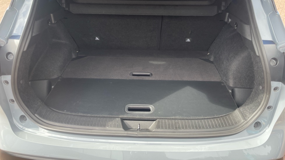 Nissan Qashqai 1.3 DiG-T MH N-Connecta 5dr Petrol Hatchback - Image 53