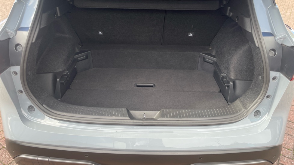 Nissan Qashqai 1.3 DiG-T MH N-Connecta 5dr Petrol Hatchback - Image 54