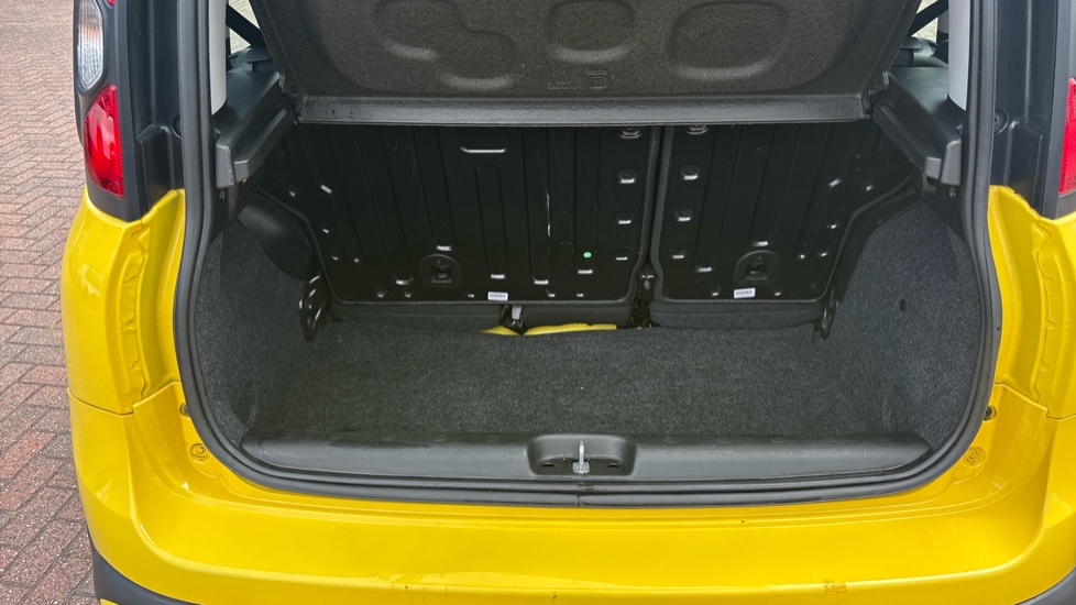 Fiat Panda 1.2 City Cross 5dr Petrol Hatchback - Image 4