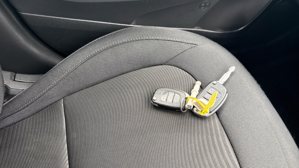 Hyundai i10 1.2 SE 5dr Petrol Hatchback - Image 20