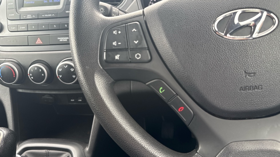Hyundai i10 1.2 SE 5dr Petrol Hatchback - Image 31