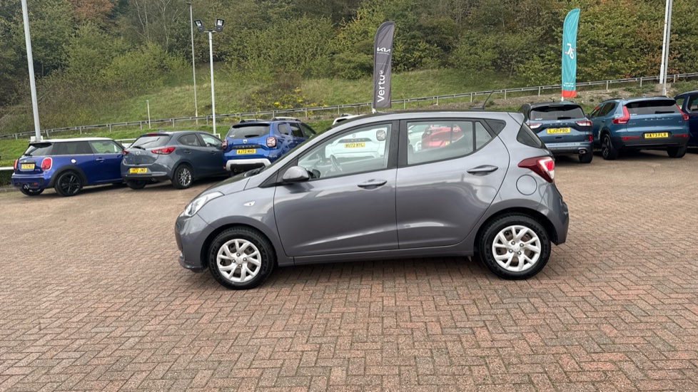 Hyundai i10 1.2 SE 5dr Petrol Hatchback - Image 34