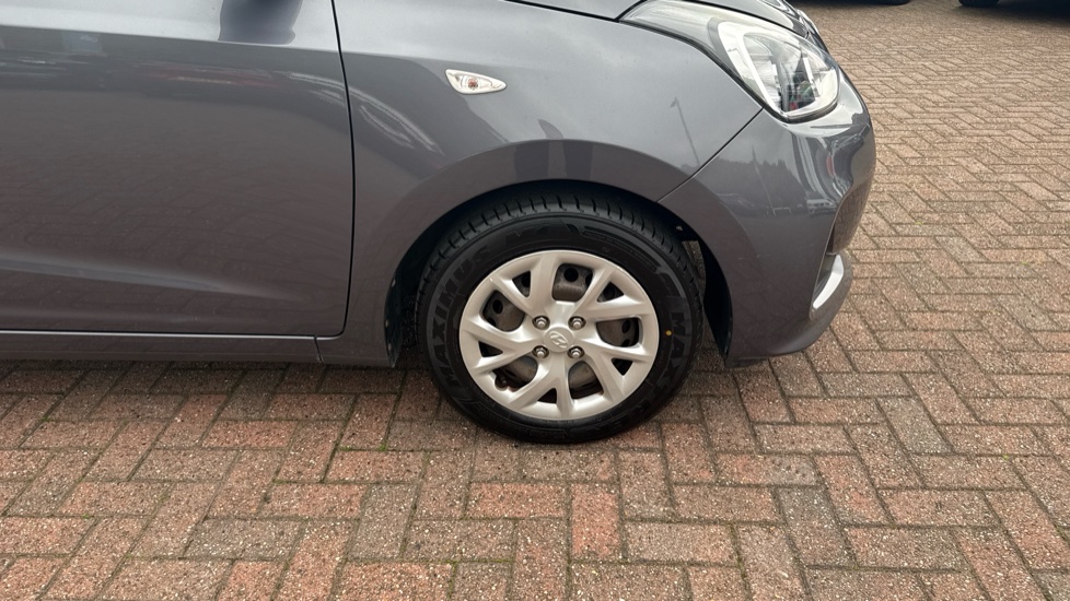 Hyundai i10 1.2 SE 5dr Petrol Hatchback - Image 37