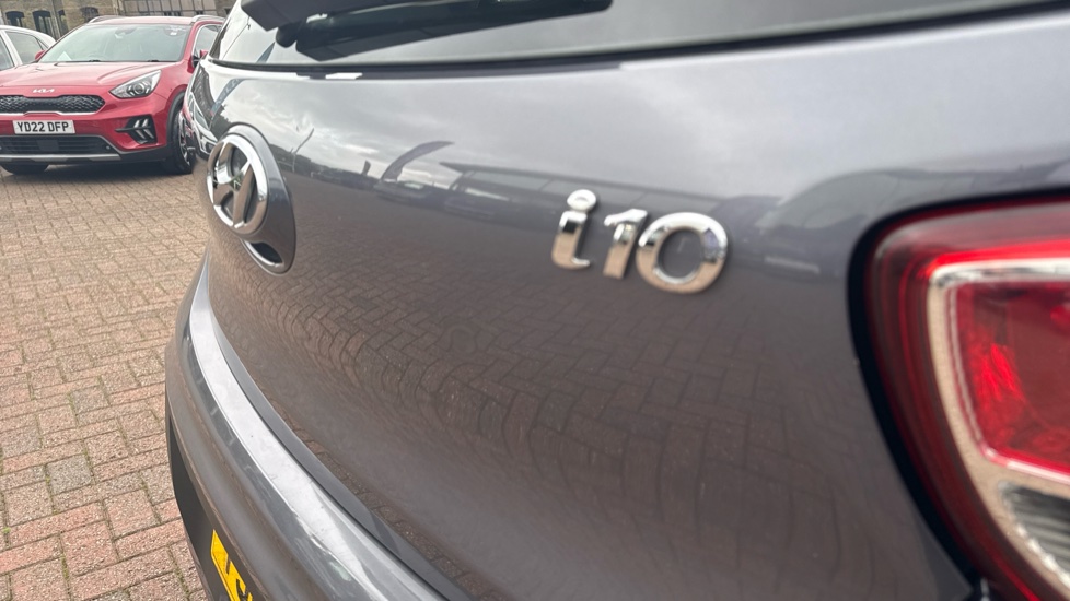 Hyundai i10 1.2 SE 5dr Petrol Hatchback - Image 39