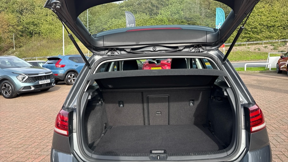 Volkswagen Golf 1.5 TSI EVO SE [Nav] 5dr Petrol Hatchback - Image 4