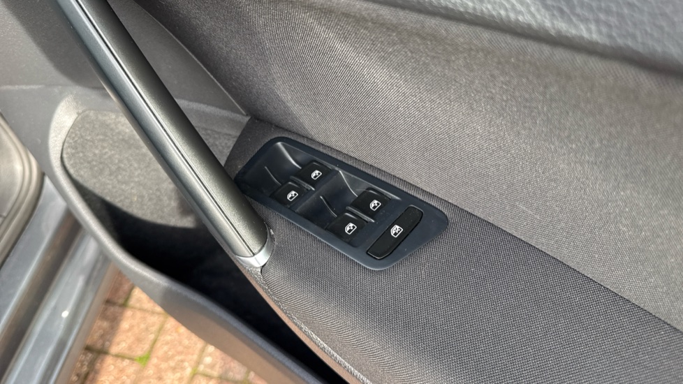 Volkswagen Golf 1.5 TSI EVO SE [Nav] 5dr Petrol Hatchback - Image 35