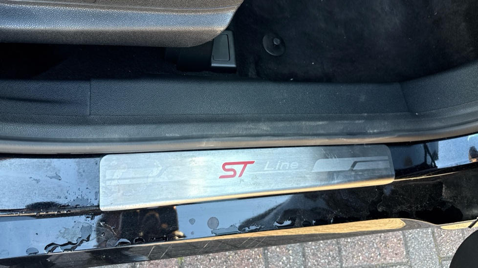 Ford EcoSport 1.0 EcoBoost 125 ST-Line 5dr Petrol Hatchback - Image 35