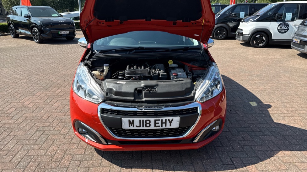 Peugeot 208 1.2 PureTech 82 Allure 5dr Petrol Hatchback - Image 8