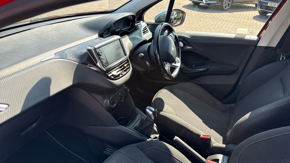 Peugeot 208 1.2 PureTech 82 Allure 5dr Petrol Hatchback - Image 9