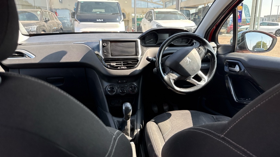 Peugeot 208 1.2 PureTech 82 Allure 5dr Petrol Hatchback - Image 10
