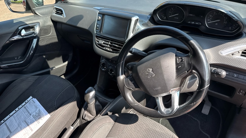 Peugeot 208 1.2 PureTech 82 Allure 5dr Petrol Hatchback - Image 11