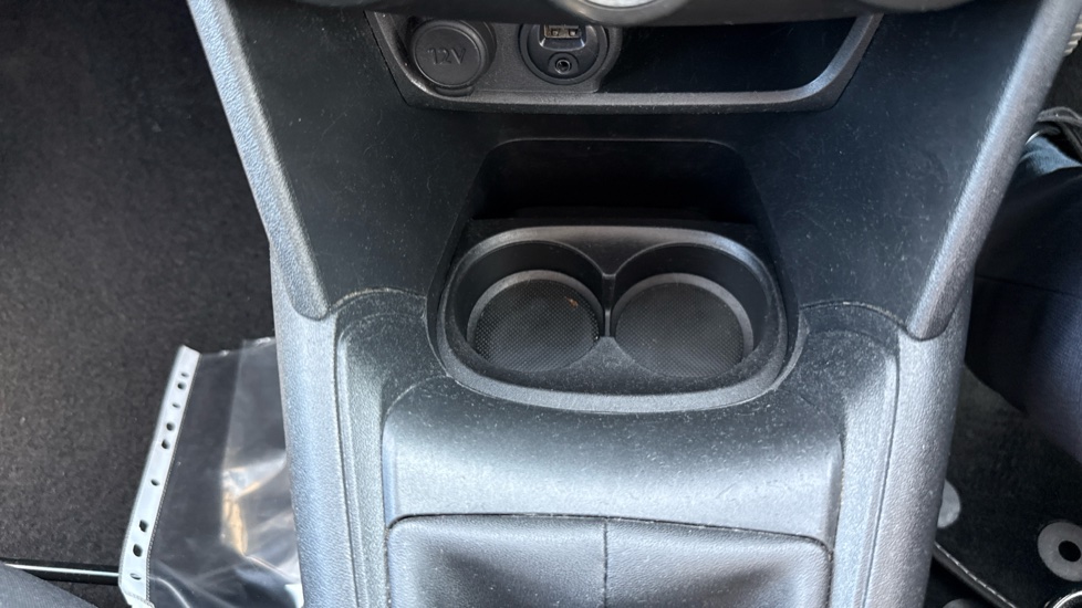 Peugeot 208 1.2 PureTech 82 Allure 5dr Petrol Hatchback - Image 29