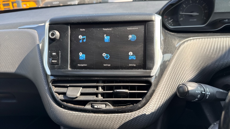 Peugeot 208 1.2 PureTech 82 Allure 5dr Petrol Hatchback - Image 33