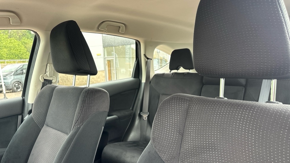 Honda CR-V 2.0 i-VTEC SE 5dr Petrol Estate - Image 15