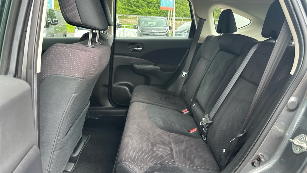 Honda CR-V 2.0 i-VTEC SE 5dr Petrol Estate - Image 16