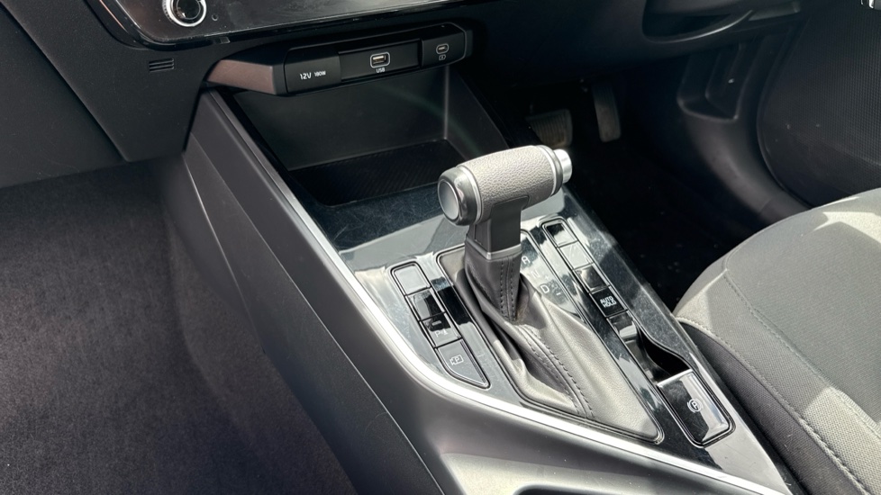 Kia Niro 1.6 GDi Hybrid 2 5dr DCT Hybrid Estate - Image 13