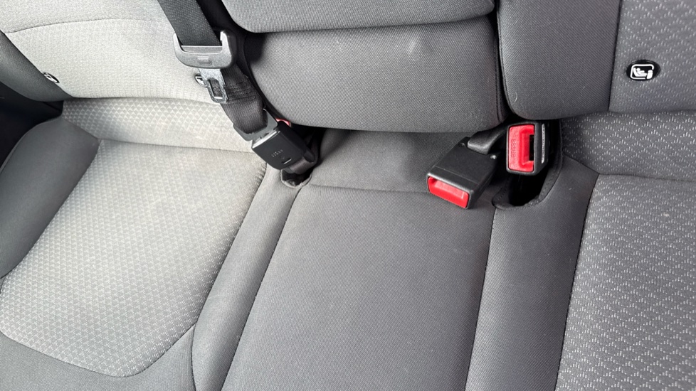 Kia Niro 1.6 GDi Hybrid 2 5dr DCT Hybrid Estate - Image 17