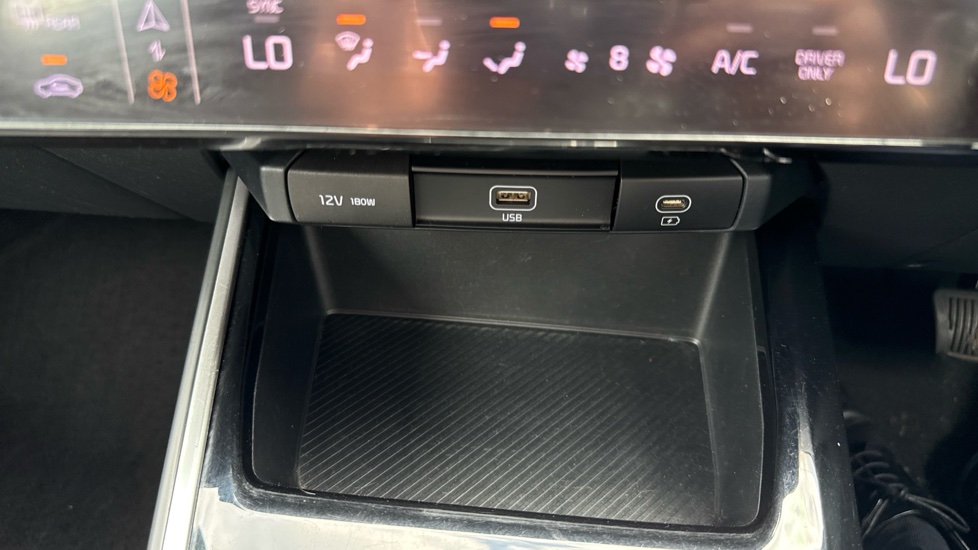 Kia Niro 1.6 GDi Hybrid 2 5dr DCT Hybrid Estate - Image 30