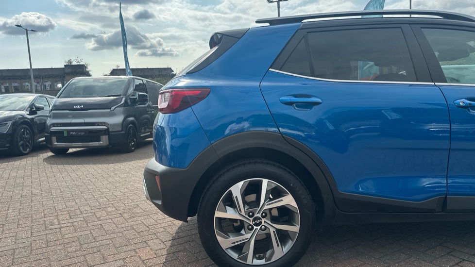 Kia Stonic 1.0T GDi 48V GT-Line S 5dr DCT Petrol Estate - Image 7