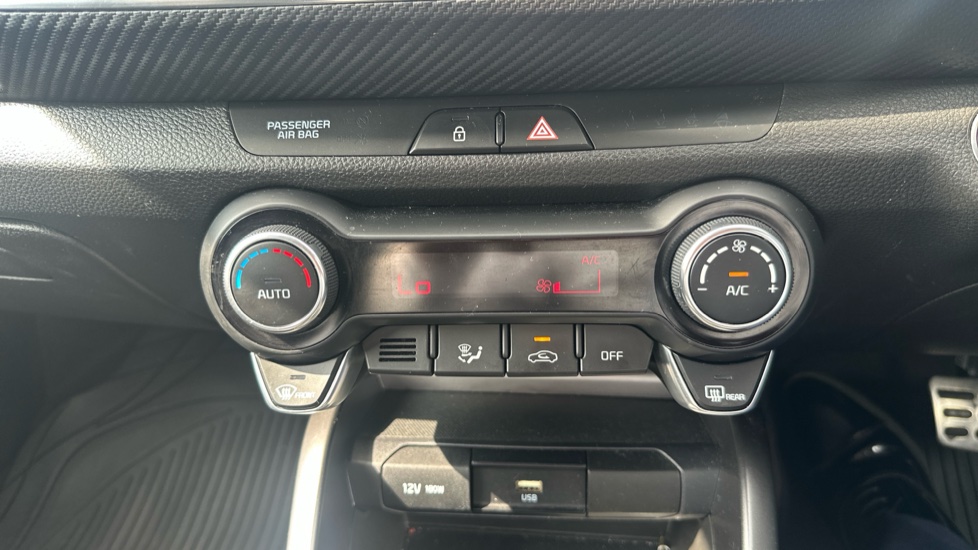 Kia Stonic 1.0T GDi 48V GT-Line S 5dr DCT Petrol Estate - Image 30