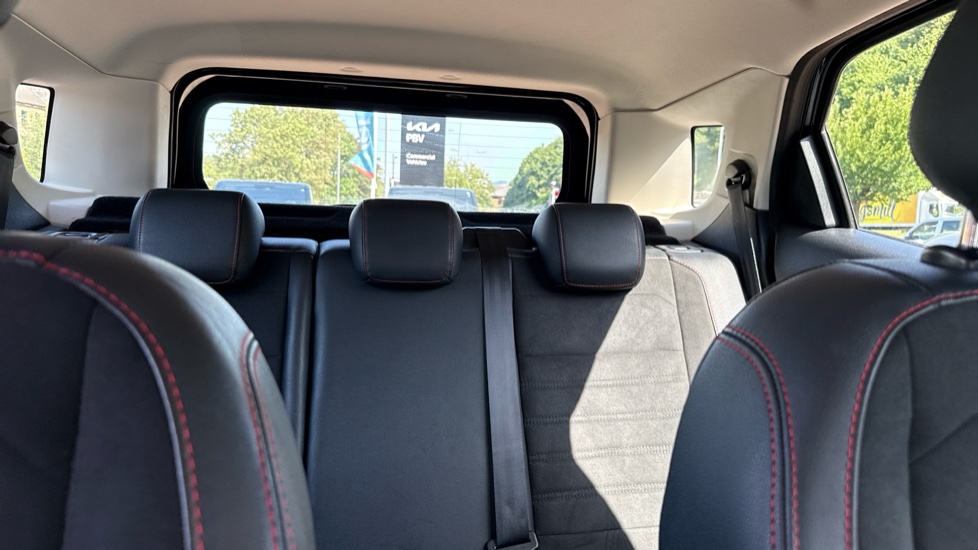 Ford EcoSport 1.0 EcoBoost 125 ST-Line 5dr Petrol Hatchback - Image 15