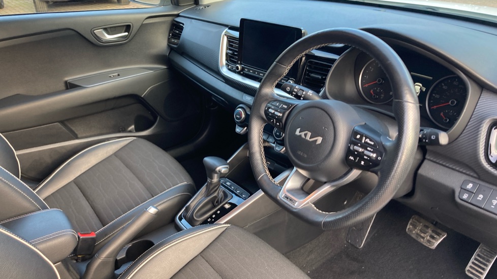 Kia Stonic 1.0T GDi 48V GT-Line S 5dr DCT Petrol Estate - Image 11