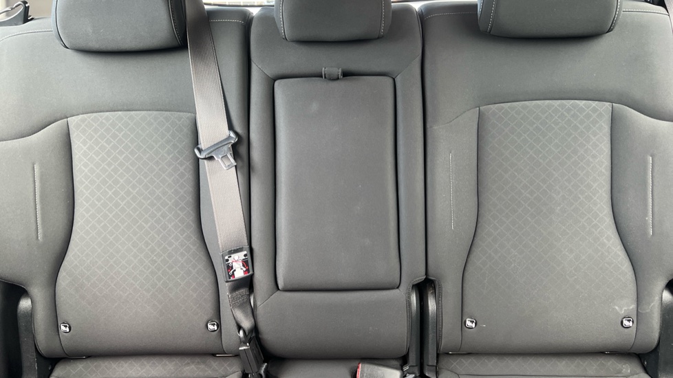 Kia Sportage 1.6T GDi ISG 2 5dr Petrol Estate - Image 15