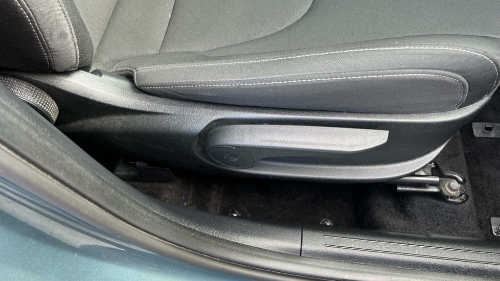 Kia Sportage 1.6T GDi ISG 2 5dr Petrol Estate - Image 38