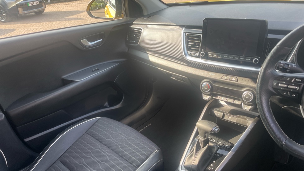 Kia Stonic 1.0T GDi 48V GT-Line S 5dr DCT Petrol Estate - Image 14