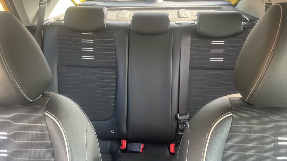 Kia Stonic 1.0T GDi 48V GT-Line S 5dr DCT Petrol Estate - Image 15