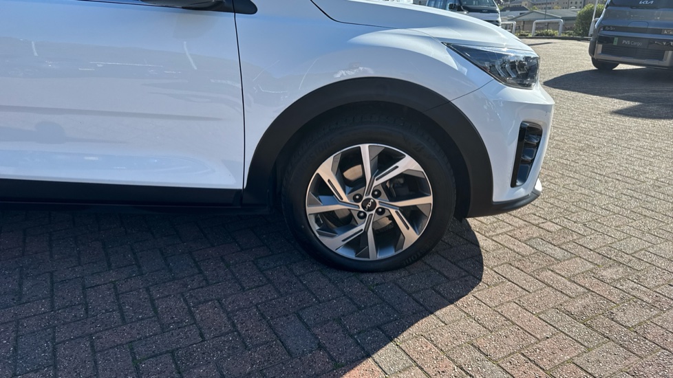 Kia Stonic 1.0T GDi 48V GT-Line S 5dr DCT Petrol Estate - Image 33