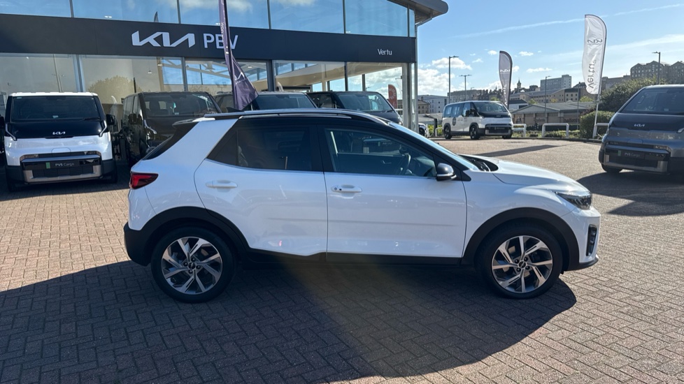 Kia Stonic 1.0T GDi 48V GT-Line S 5dr DCT Petrol Estate - Image 38