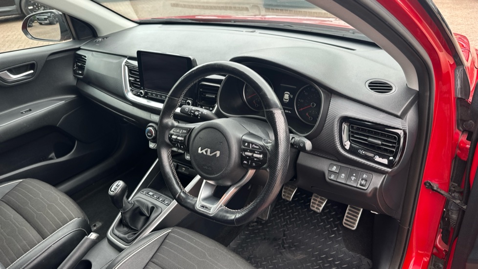 Kia Stonic 1.0T GDi 48V GT-Line S 5dr Petrol Estate - Image 10