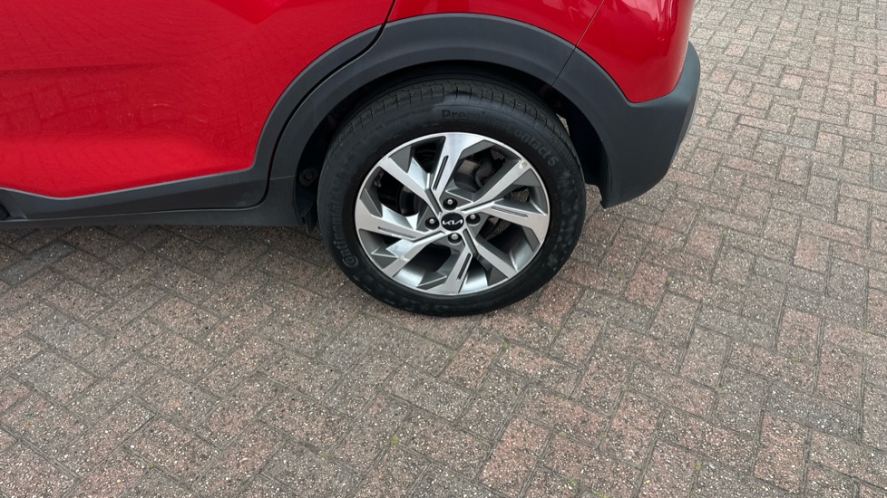 Kia Stonic 1.0T GDi 48V GT-Line S 5dr Petrol Estate - Image 32