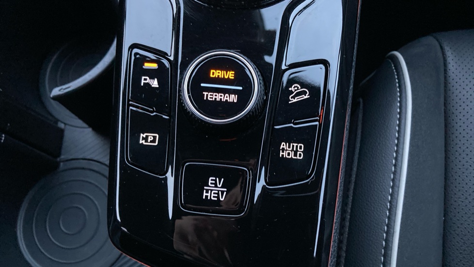 Kia Sportage 1.6T GDi PHEV GT-Line S 5dr Auto AWD Estate - Image 38