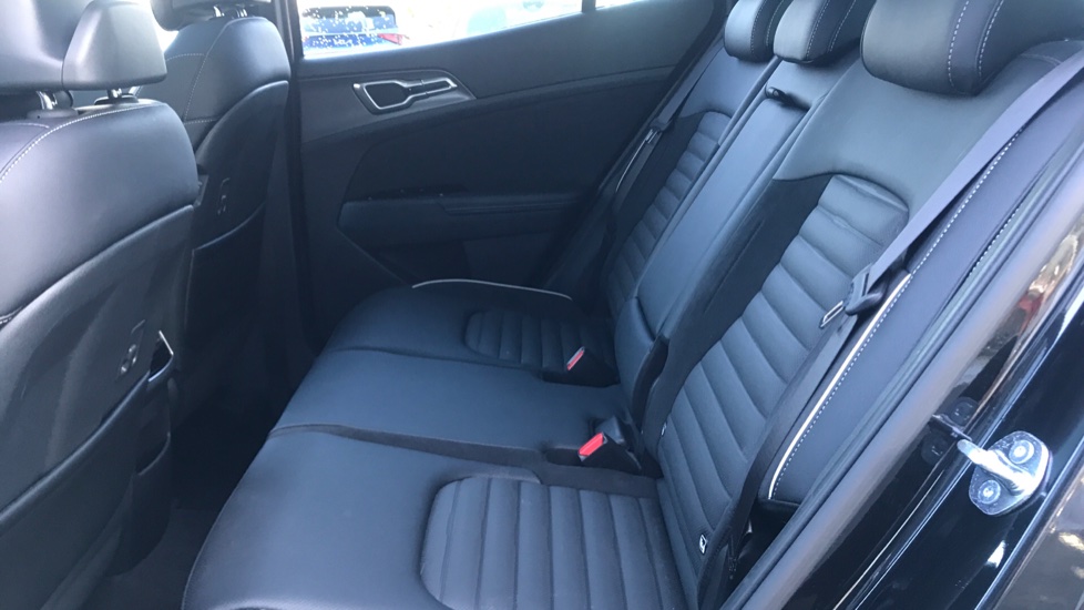 Kia Sportage 1.6T GDi 207 HEV GT-Line S 5dr Auto Hybrid Estate - Image 16