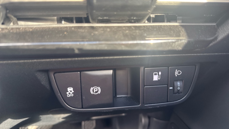 Kia EV6 125kW Wave 63kWh 5dr Auto Electric Estate - Image 22