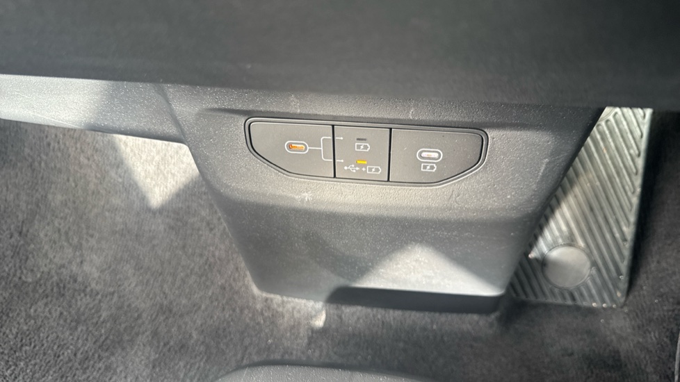 Kia EV6 125kW Wave 63kWh 5dr Auto Electric Estate - Image 33