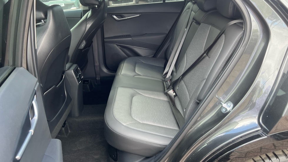 Kia Niro 1.6 GDi 127 Hybrid 4 5dr DCT Hybrid Estate - Image 16