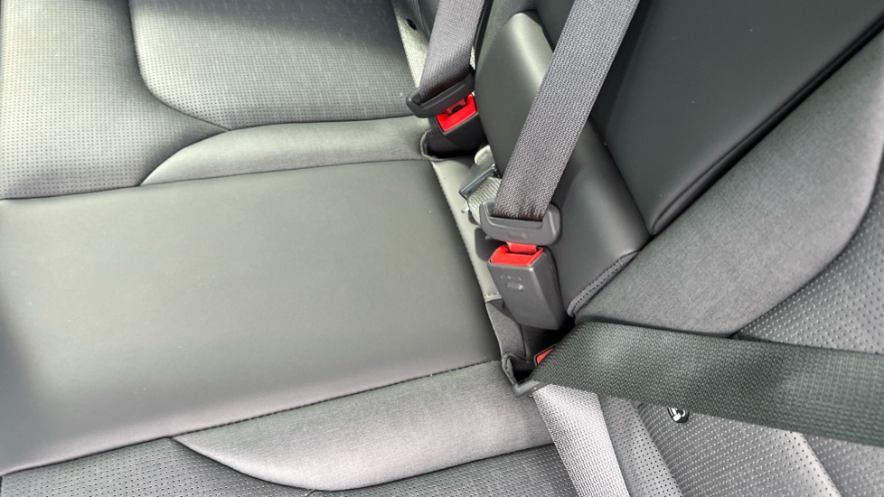 Kia Niro 1.6 GDi 127 Hybrid 4 5dr DCT Hybrid Estate - Image 17