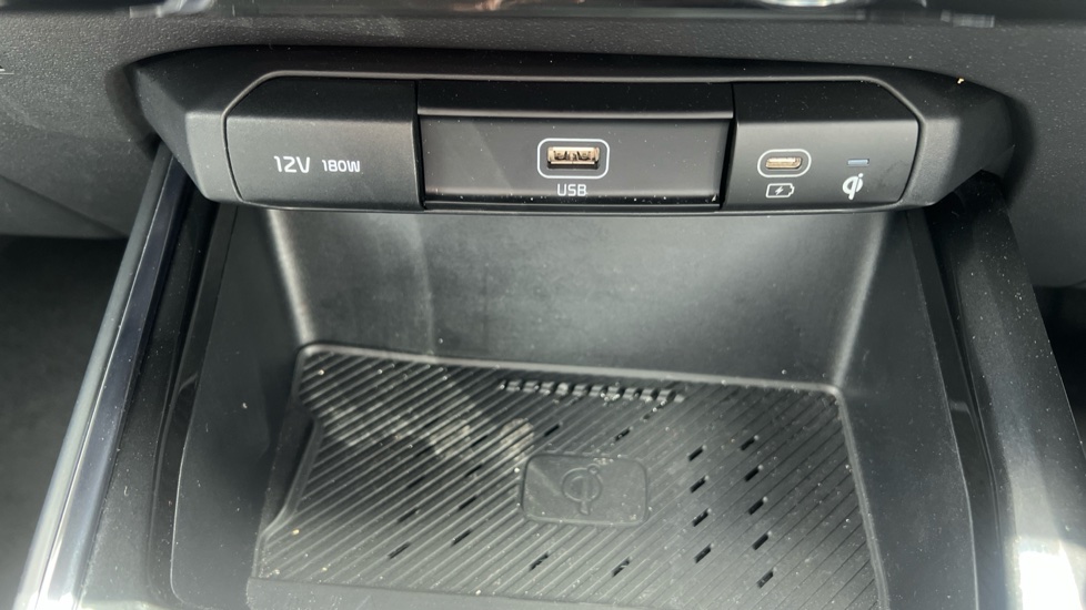 Kia Niro 1.6 GDi 127 Hybrid 4 5dr DCT Hybrid Estate - Image 25