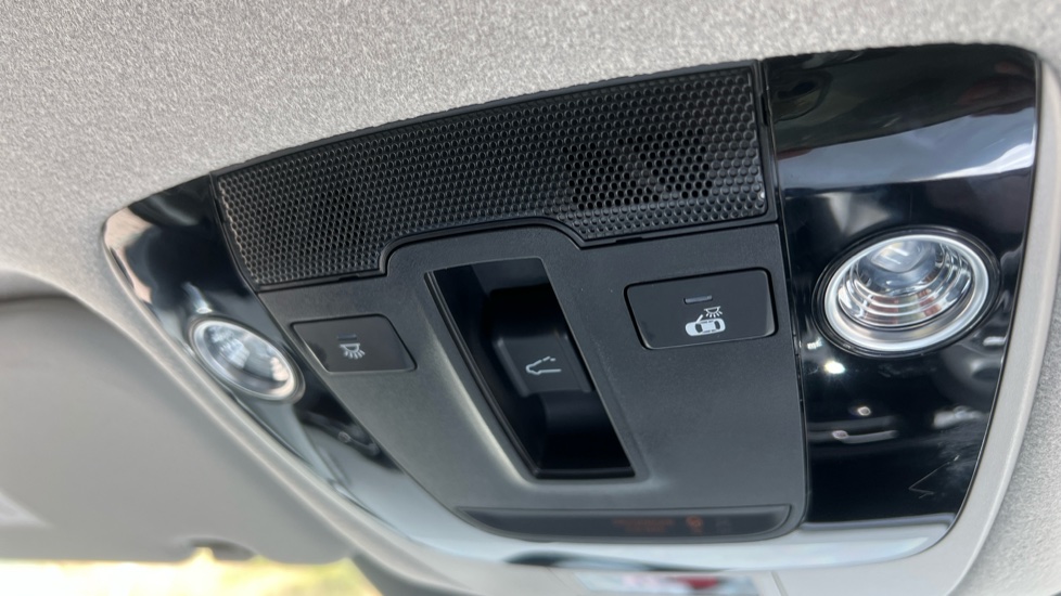 Kia Niro 1.6 GDi 127 Hybrid 4 5dr DCT Hybrid Estate - Image 31