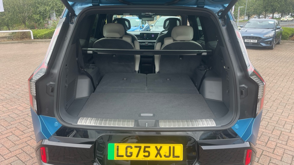 Kia EV9 282kW GT-Line S 99.8kWh AWD 5dr [6St] Auto Electric Estate - Image 4