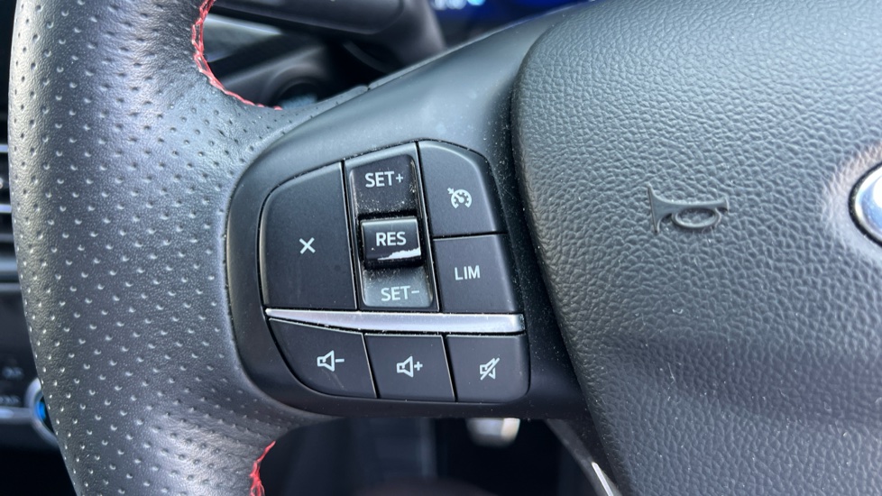 Ford Kuga 1.5 EcoBoost 150 ST-Line Edition 5dr Petrol Estate - Image 21