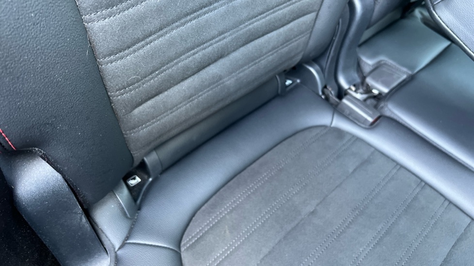 Ford Kuga 1.5 EcoBoost 150 ST-Line Edition 5dr Petrol Estate - Image 36