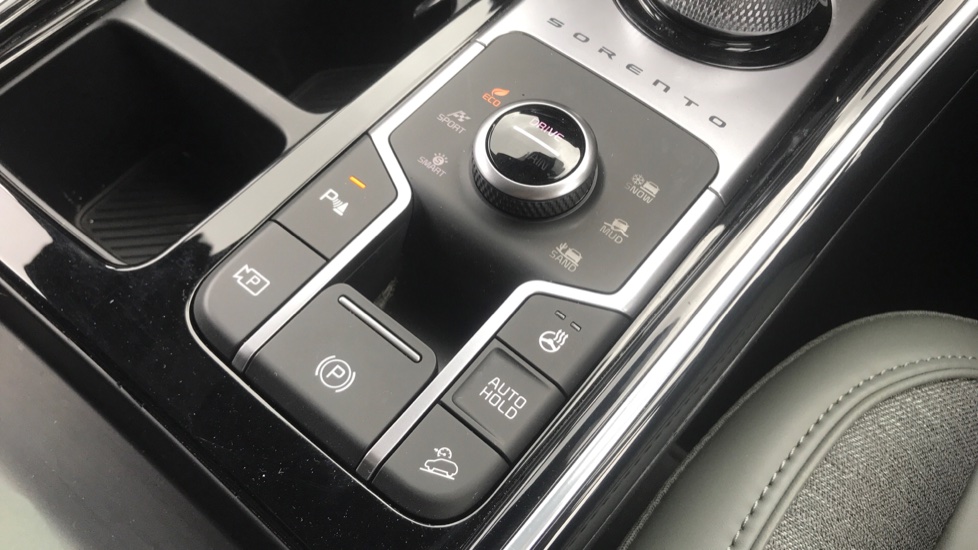 Kia Sorento 1.6 T-GDi HEV 2 5dr Auto Hybrid Station Wagon - Image 31