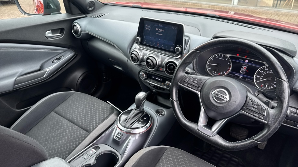 Nissan Juke 1.0 DiG-T N-Connecta 5dr DCT Petrol Hatchback - Image 11