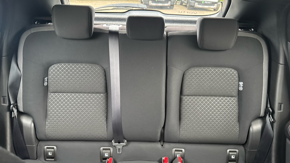 Nissan Juke 1.0 DiG-T N-Connecta 5dr DCT Petrol Hatchback - Image 15